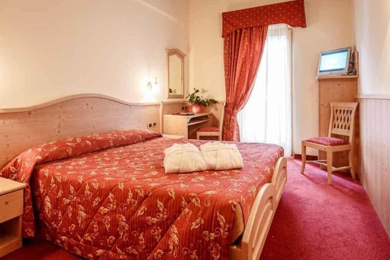 Beverly Alps Hotel & Spa Пинцоло Екстериор снимка