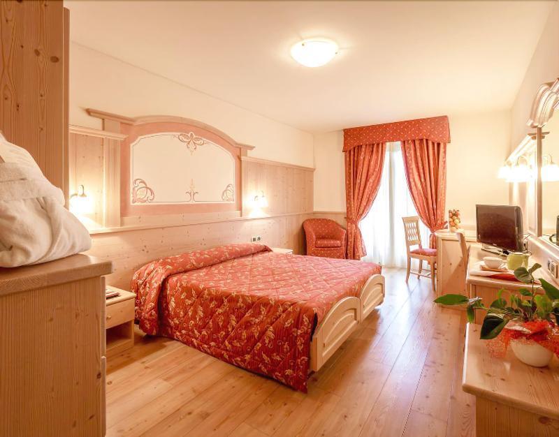 Beverly Alps Hotel & Spa Пинцоло Екстериор снимка
