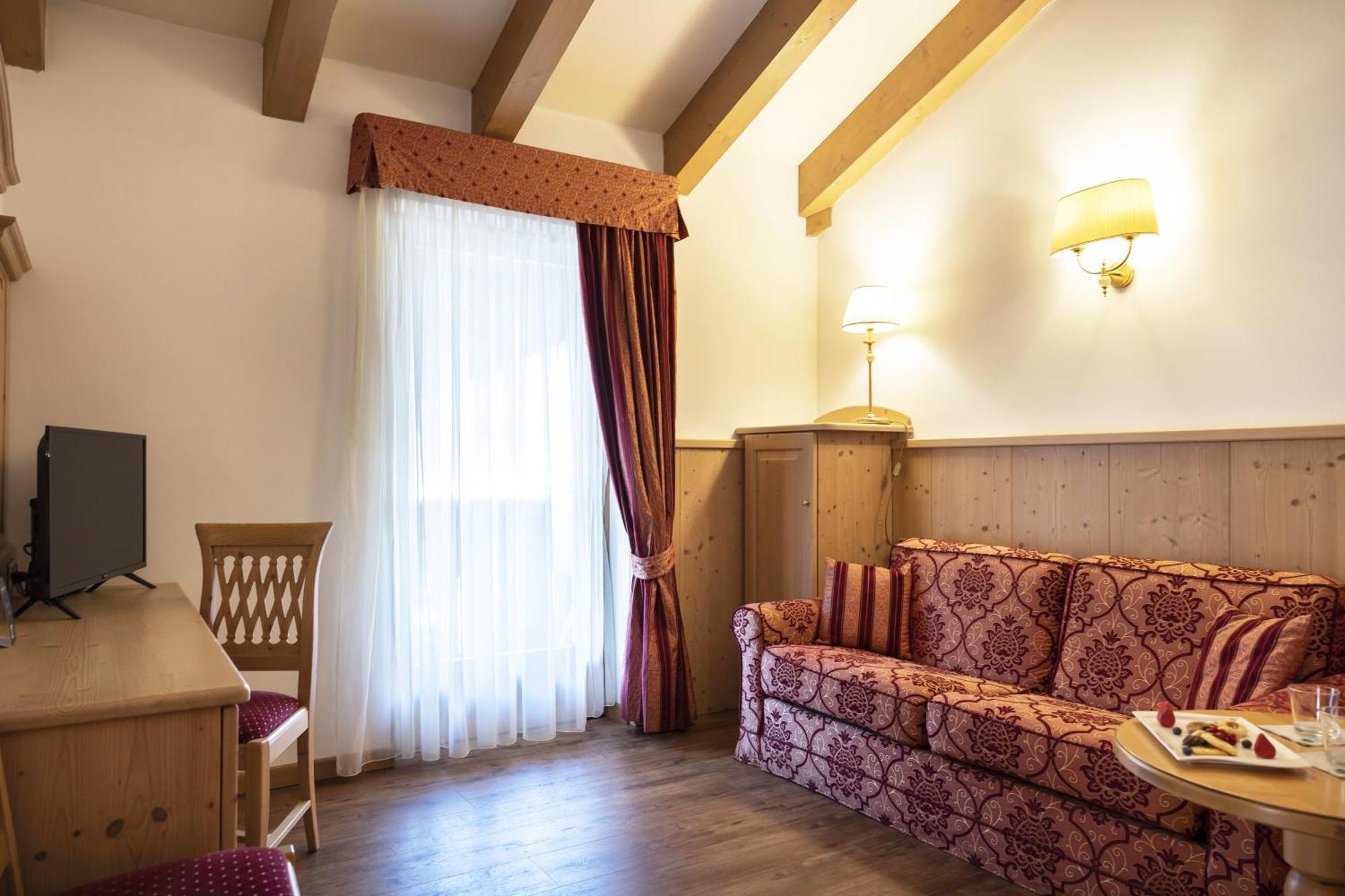 Beverly Alps Hotel & Spa Пинцоло Екстериор снимка