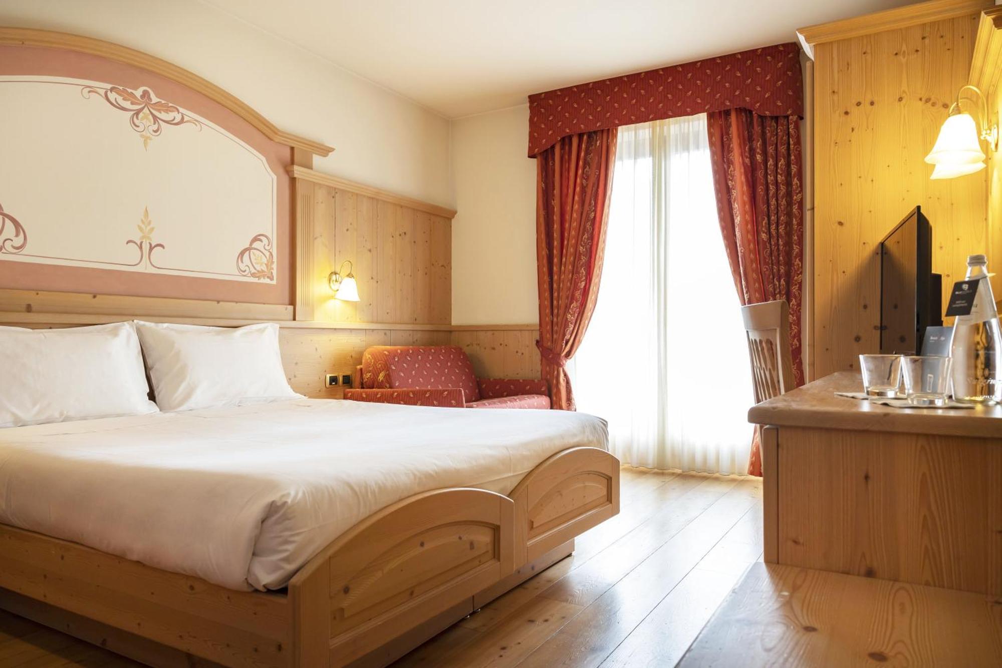 Beverly Alps Hotel & Spa Пинцоло Екстериор снимка